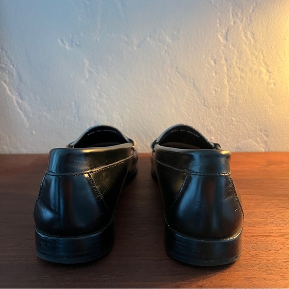 G. H. Bass & Co. Whitney Weejuns Penny Loafers Black White leather Women’s 9 EUC - Picture 9 of 10